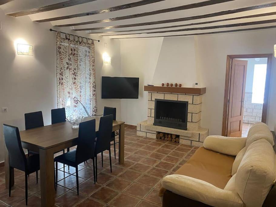 Agradable Casa Con Chimenea Interior Y Barbacoa. Villa Graja de Iniesta ภายนอก รูปภาพ