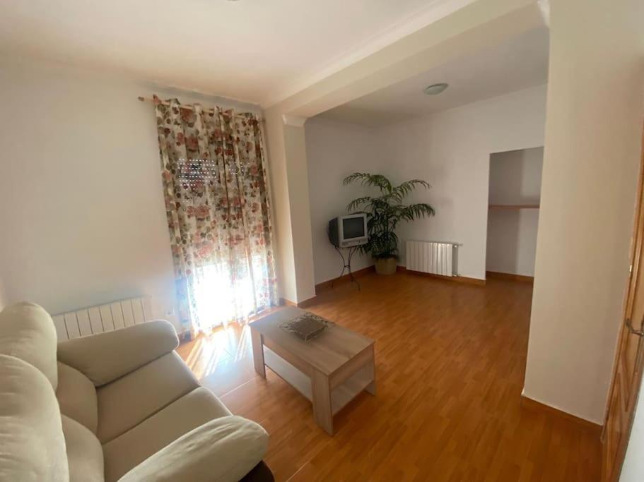 Agradable Casa Con Chimenea Interior Y Barbacoa. Villa Graja de Iniesta ภายนอก รูปภาพ
